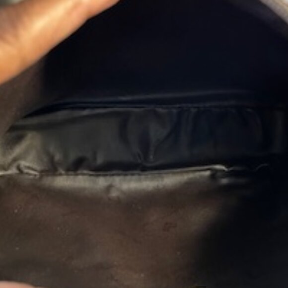 MARIO VALENTINO, AUTHENTIC EUC V LOGO PVC LEATHER CLUTCH HANDBAG - Picture 8 of 10